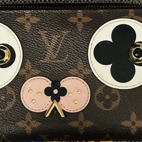 Louis Vuitton Zippy Wallet