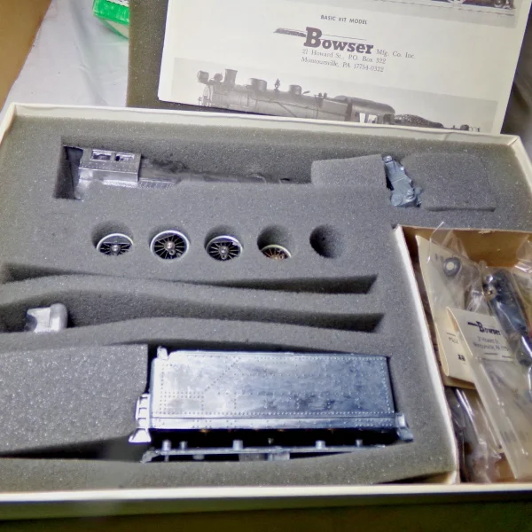 BOWSER PRR H-9 CONSOLIDATION 2-8-0 Locomotive Kit No.100900 / HO Scale / Bx